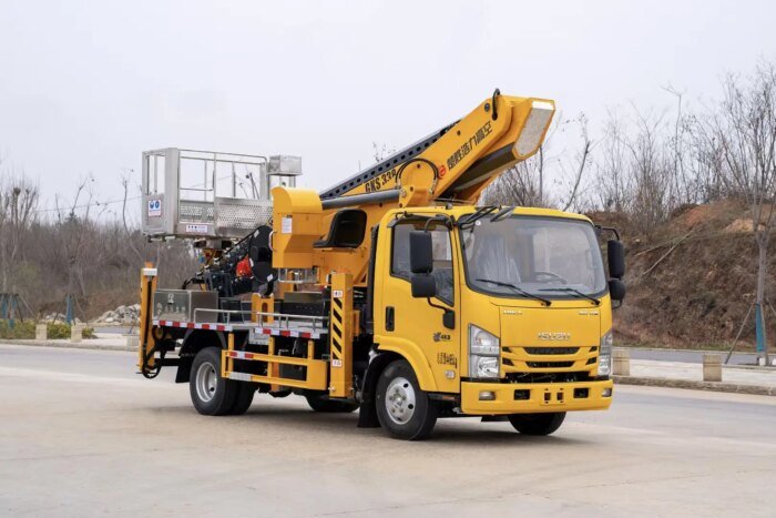 ISUZU 24m Telescopic Boom High-Altitude Work Truck - Image 2