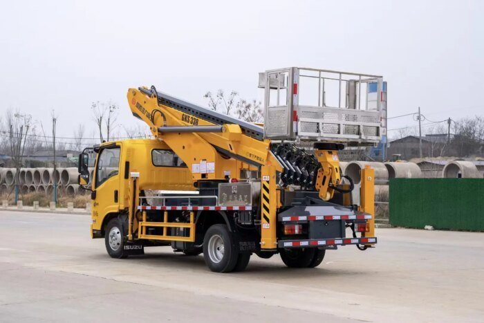 ISUZU 24m Telescopic Boom High-Altitude Work Truck - Image 6