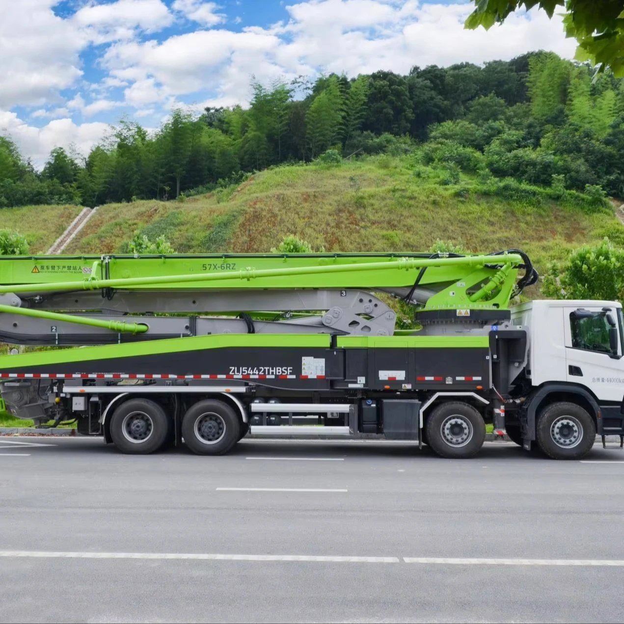 ZLJ5450THBKF 57X-6RZ 57m 4 Axles 6 Sections Boom Concrete Pump Truck