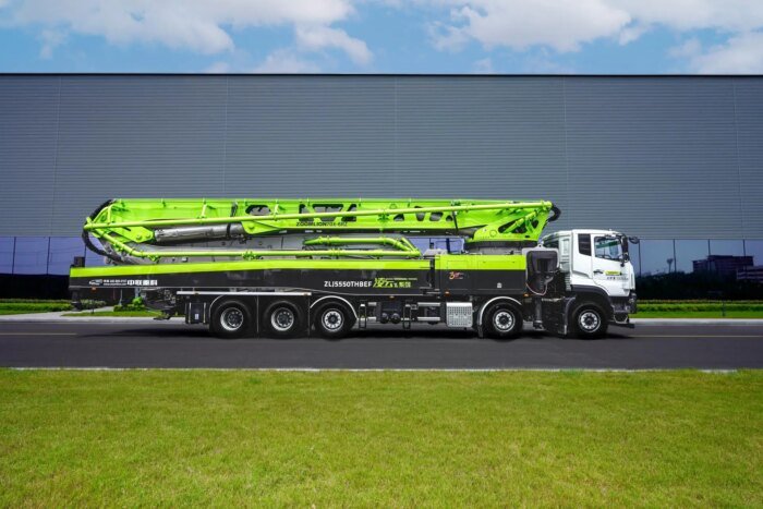 Zoomlion 70X-6RZ 70m Truck-Mounted Concrete Pump Cheap Price - Image 3