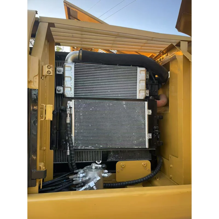 CAT320CL 20 Ton Used Japan Crawler Excavator Durable - Image 5