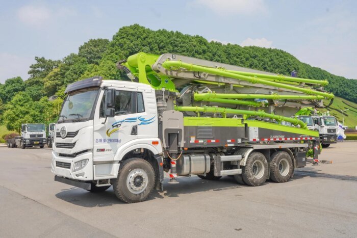 ZLJ5290THBJF 43X-5RZ 3 Axles 43m Concrete Boom Pump Truck - Image 4
