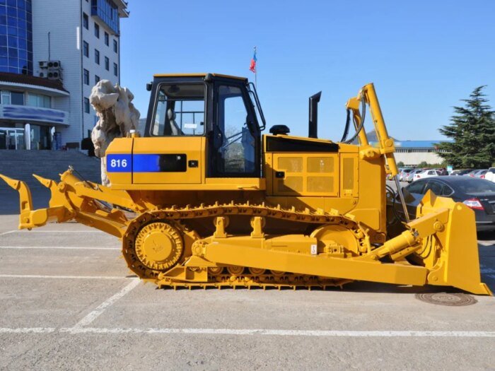 SEM816D Crawler Bulldozer High Efficiency Earthmoving Machinery - Image 6