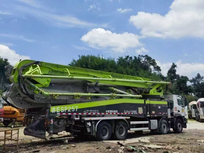 Used Zoomlion ZLJ5441THBBE 56m Concrete Pump Euro 5 High - Image 5