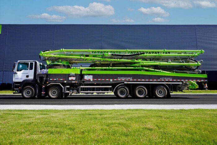 ZLJ5550THBKF 70X-6RZ 5 Axles 70m 6 Sections Concrete Boom Pump Truck - Image 3