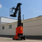 HOWO 10t Straight Boom Truck Crane with Hydraulic Ladder - Image 4