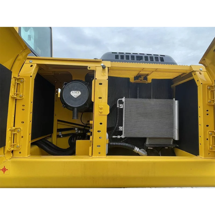 Used Komatsu PC200 Excavator Good Condition Japan Made - Image 6