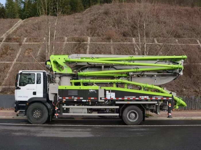 Chinese Top Brand 38M Concrete Pump Truck ZLJ5230THBKF 38X-5RZ - Image 4