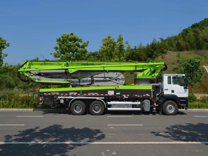 Zoomlion 52X-6RZ 52m 49X-5RZ Concrete Truck-Mounted Pump - Image 3