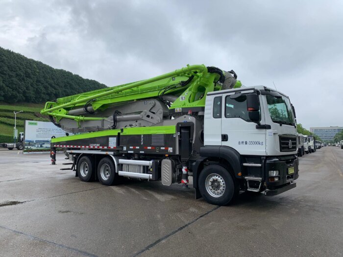 ZLJ5360THBEF 50X-6RZ 50m 3 Axles Concrete Boom Pump Truck - Image 5