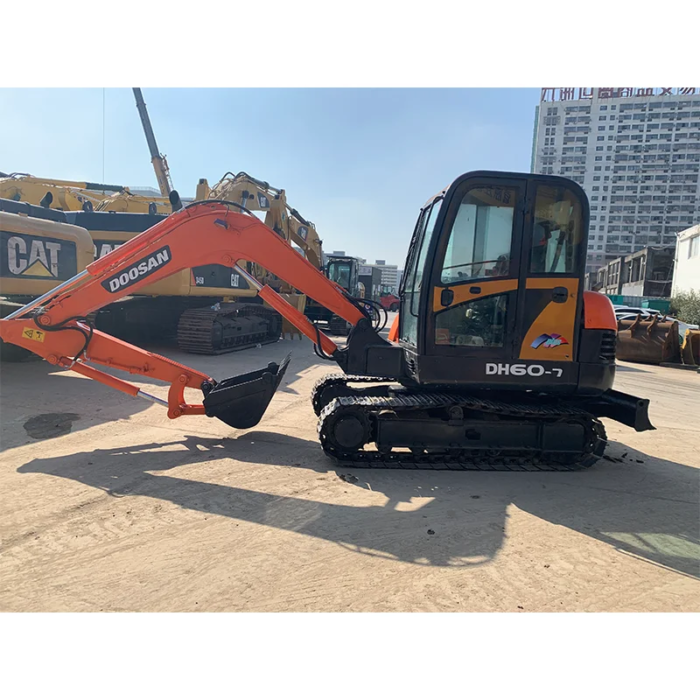 Used DOOSAN DH60 6 Ton Crawler Excavator 2021 - Image 3