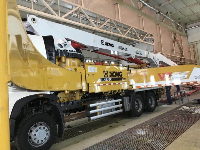 China 52m HB52V Truck Concrete Boom Pump 294kw In Stock - Image 2