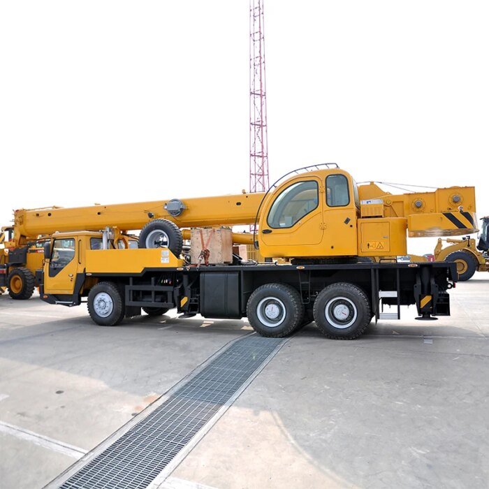 6 Ton Spider Crane Zqs125-5 Mini Crawler Telescopic Crane - Image 2