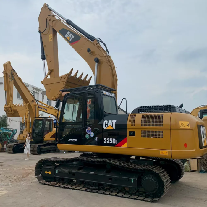 Japan Used CAT325D 25Ton Crawler Excavator Cost Effective - Image 2