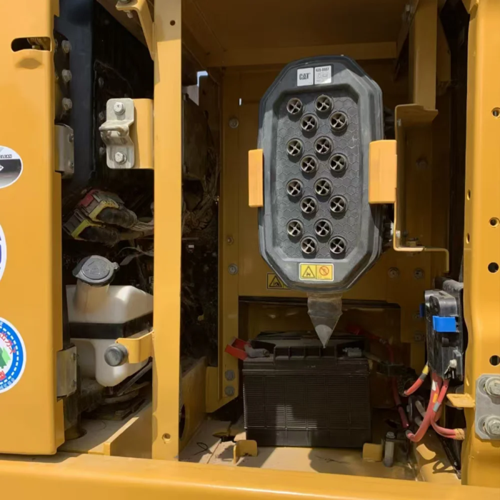 Used Cat320GC Excavator Japan High Quality Crawler Digger - Image 6