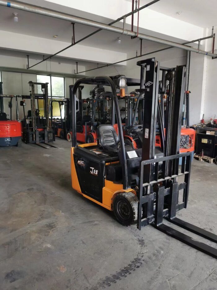 HANGCHA J15 1.5 Ton Secondhand Forklift Truck - Image 3