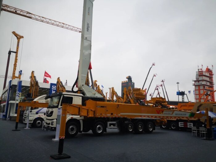 HB62V 62m Concrete Pump Truck 8x4 Good Price - Image 6