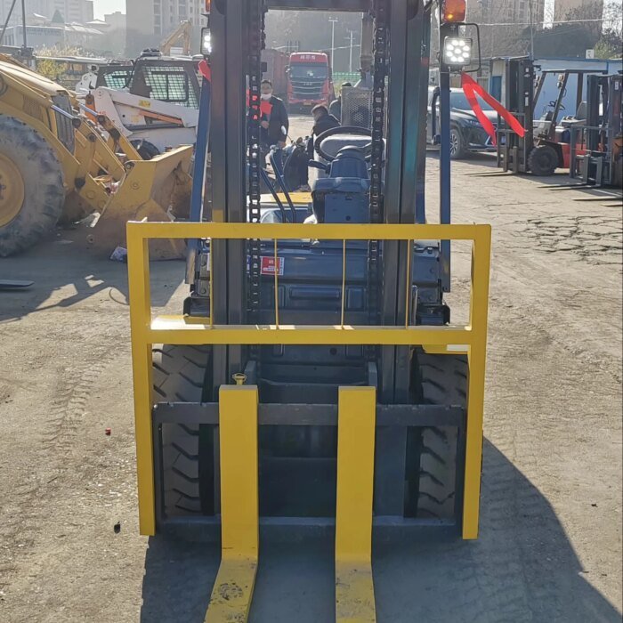 KOMATSU 30 3 Ton Japan Second Hand Forklift High Efficiency - Image 2