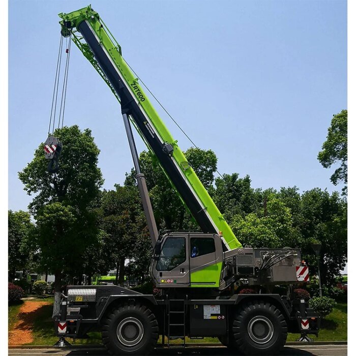 RT70E 70Ton 4X4 Hydraulic Rough Terrain Mobile Crane Truck - Image 5