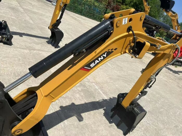 SANY SY18U 1.8T Micro Excavator 14.1HP Yanmar Engine 0.05m Bucket - Image 3