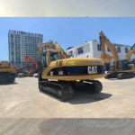 CAT320CL 20 Ton Used Japan Crawler Excavator Durable - Image 2
