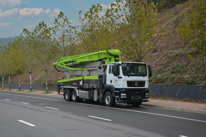 47m Concrete Pump Truck ZLJ5340THBKF 47X-5RZ Hot Sale - Image 3