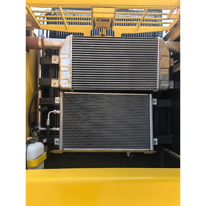 Komatsu PC200 PC220 20T 22t Crawler Excavator - Image 4