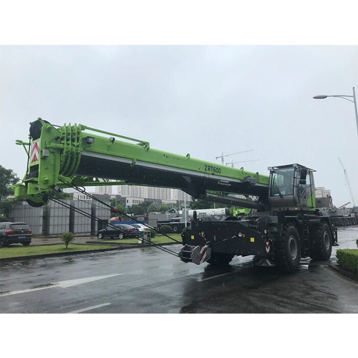 RT70E 70Ton 4X4 Hydraulic Rough Terrain Mobile Crane Truck - Image 3