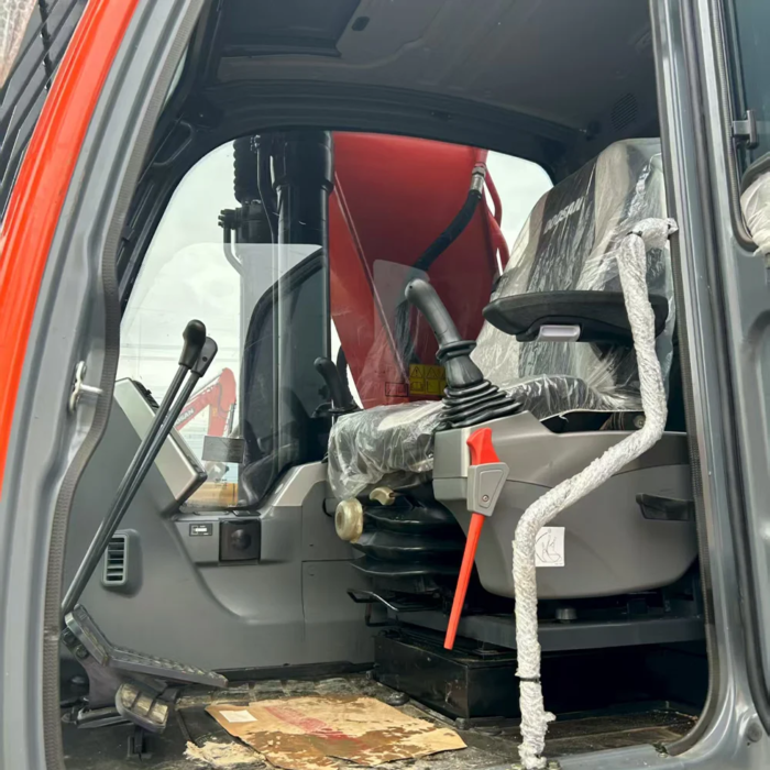 Used Doosan DX225 Excavator 95% New Good Condition Sale - Image 4