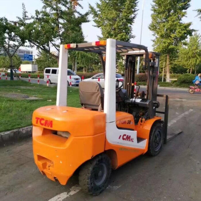 Used TCM 3ton Forklift Efficient High-quality Second-hand - Image 4