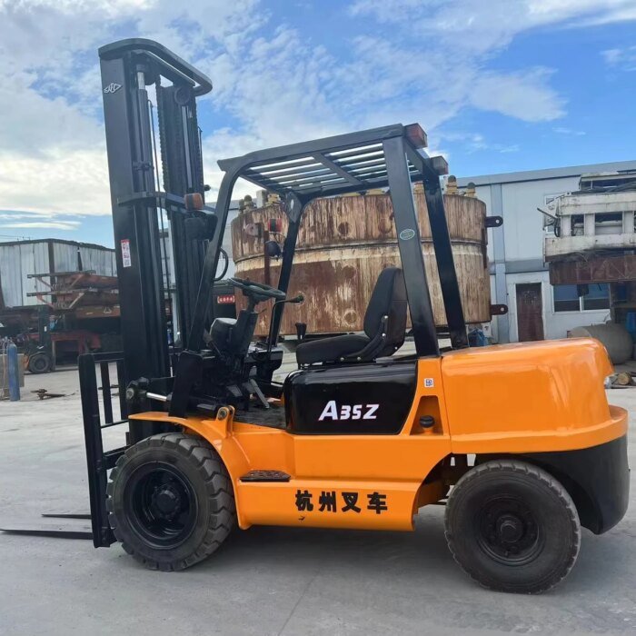 Used HANGCHA A35Z Forklift 4m Two Section Gantry Low Price Hot Sale - Image 6