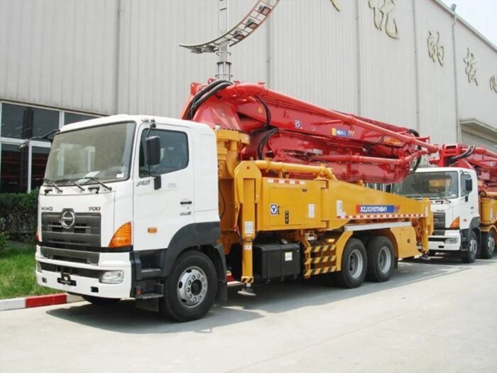 SINOTRUCK HB43V 43m Mobile Concrete Pump Truck - Image 3