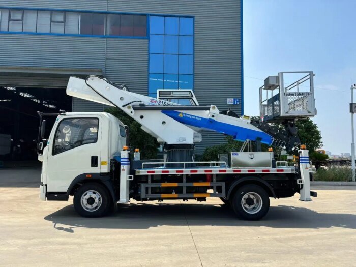 HOWO 31m Telescopic Boom Lift Truck Euro 5 Anti-slip Platform - Image 6