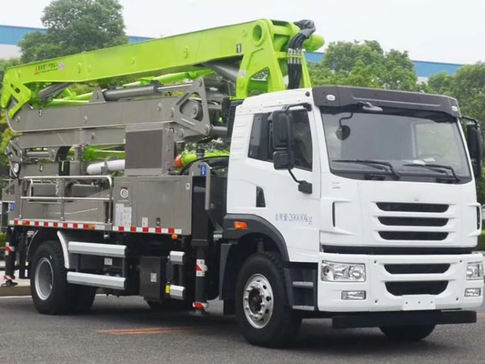 Zoomlion 56X-6rz 56m Concrete Pump Truck for Sale - Image 2