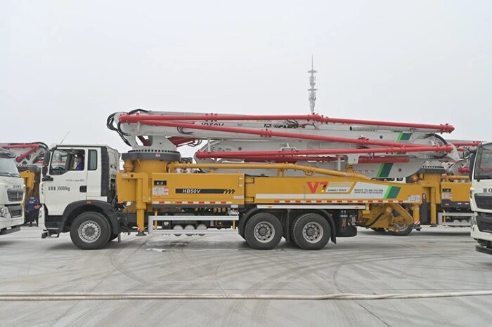 50M Concrete Pump Truck HB50V XS50 in Stock - Image 4