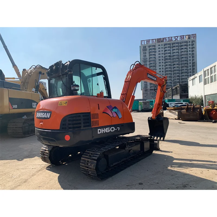 Used DOOSAN DH60 6 Ton Crawler Excavator 2021 - Image 2