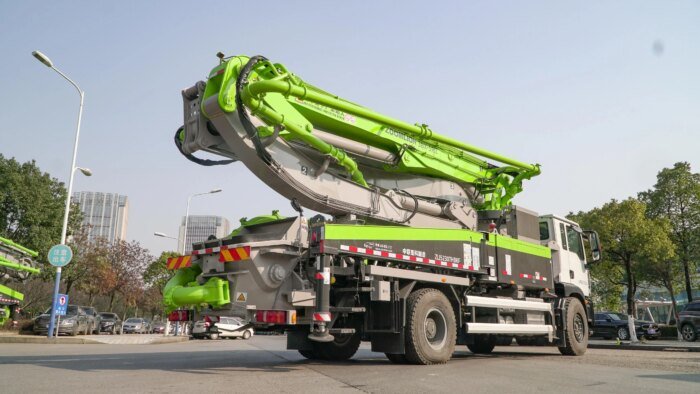49m 49X-6RZ Truck-Mounted Concrete Pump Cheap Price - Image 5