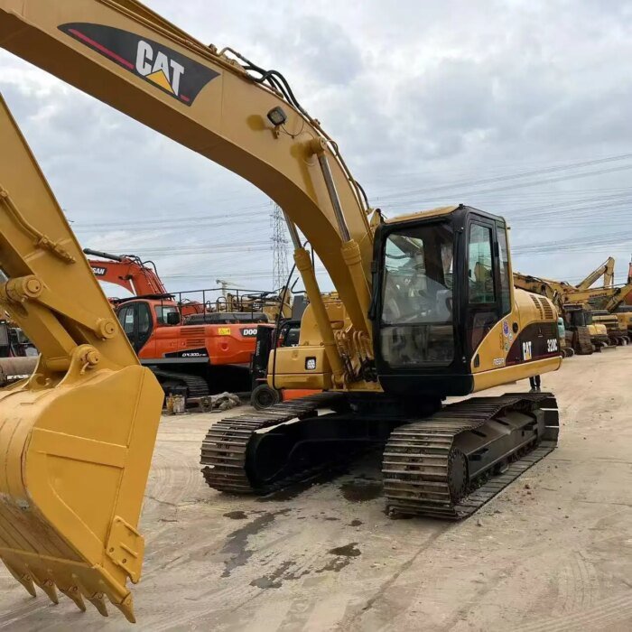 Used CAT 320C 320D Hydraulic Crawler Excavator - Image 3