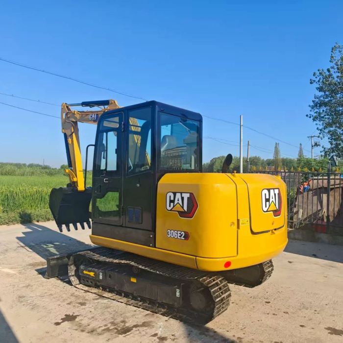 Used CAT 306E2 Mini Excavator Japan Second Hand Cheap Price - Image 2