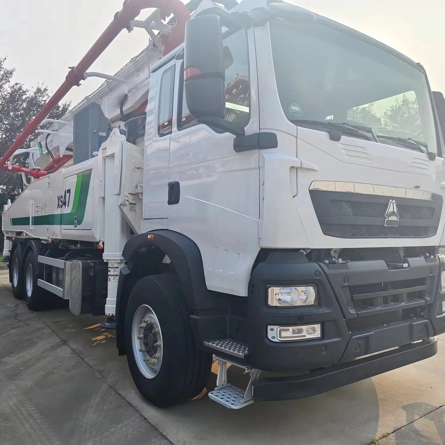 47m XS47 Concrete Pump Truck with Optional Chassis Hot Sale