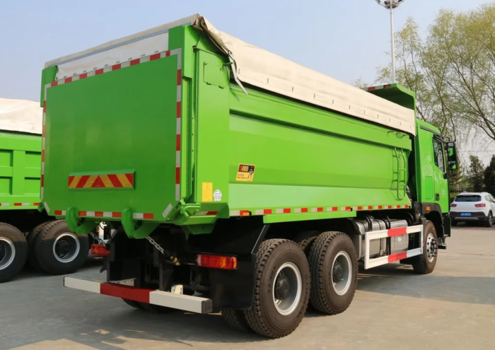 Sinotruck Howo 6x4 371hp 40Ton Tipper Truck Sale Low Price - Image 6