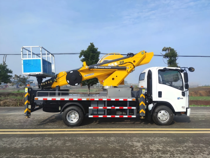 ISUZU 30m Straight-arm Telescopic Aerial Work Platform - Image 3