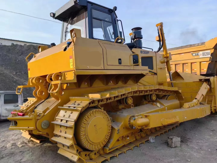 SEM832F Crawler Bulldozer 340HP Ripper Durable Design - Image 6