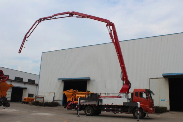 28m Concrete Pump Truck Hot Selling Trailer Pump - Image 3
