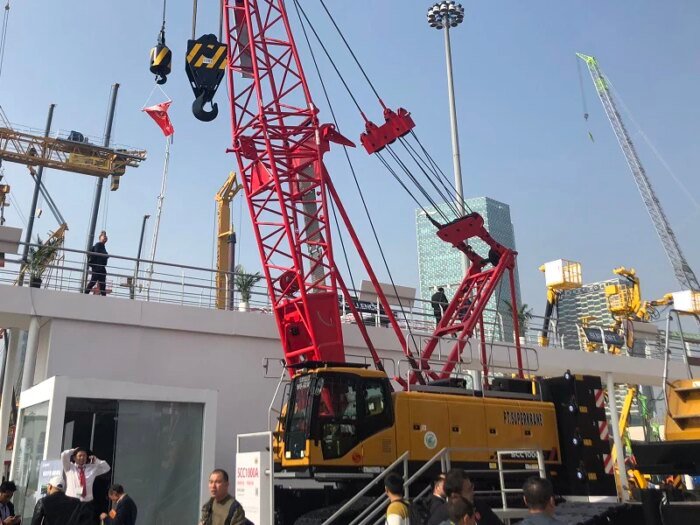 50ton Hydraulic Crawler Crane ZCC500 Mobile Machine - Image 3