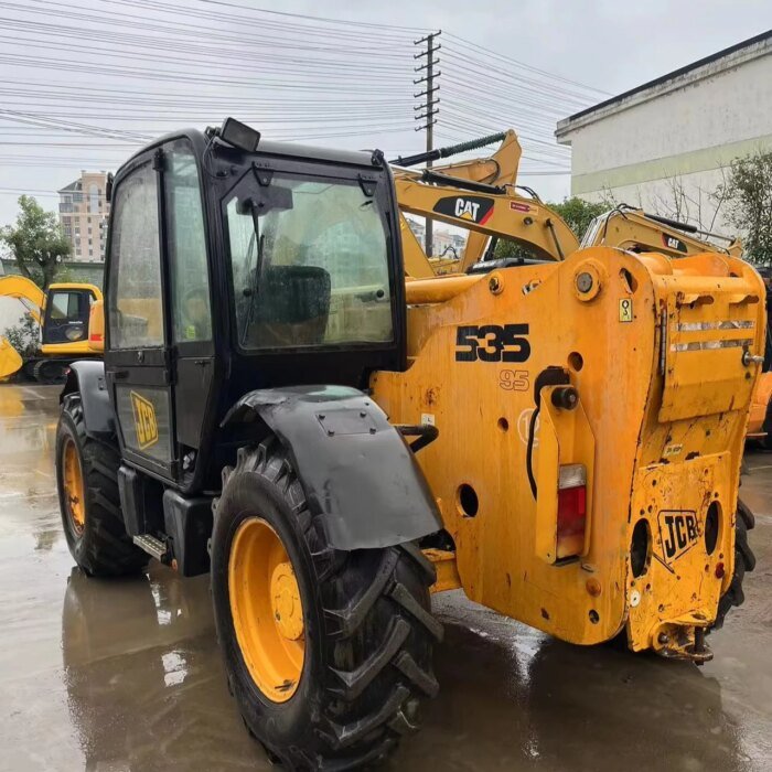 Used JCB535 Telescopic Forklift Truck High Efficiency Low Price - Image 6