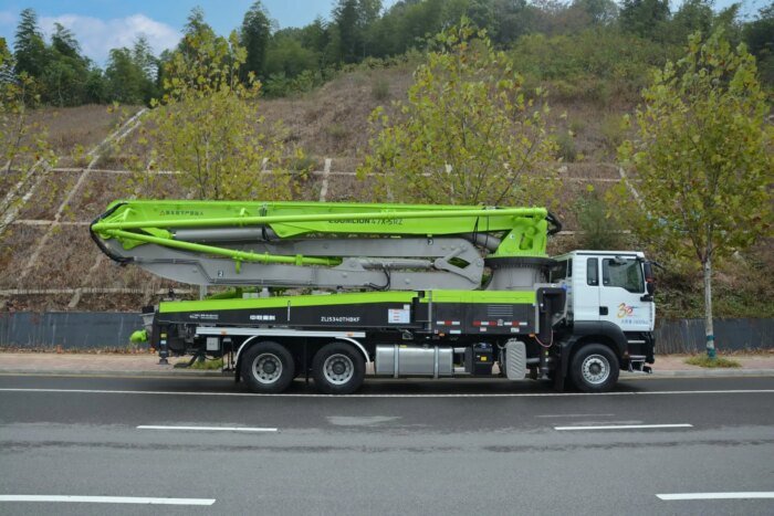 ZOOMLION 47X-5RZ 47m Concrete Pump Truck Sale - Image 5