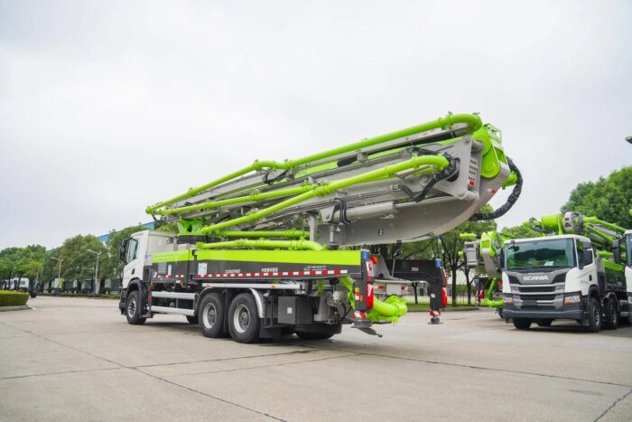 Zoomlion 52X-6RZ 52m Concrete Truck-Mounted Pump Sale - Image 5