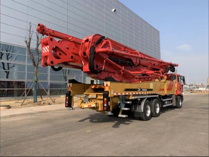 SYG5445THBES 530C-10 53m 6 Boom Concrete Pump Truck - Image 3