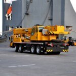6 Ton Spider Crane Zqs125-5 Mini Crawler Telescopic Crane - Image 6